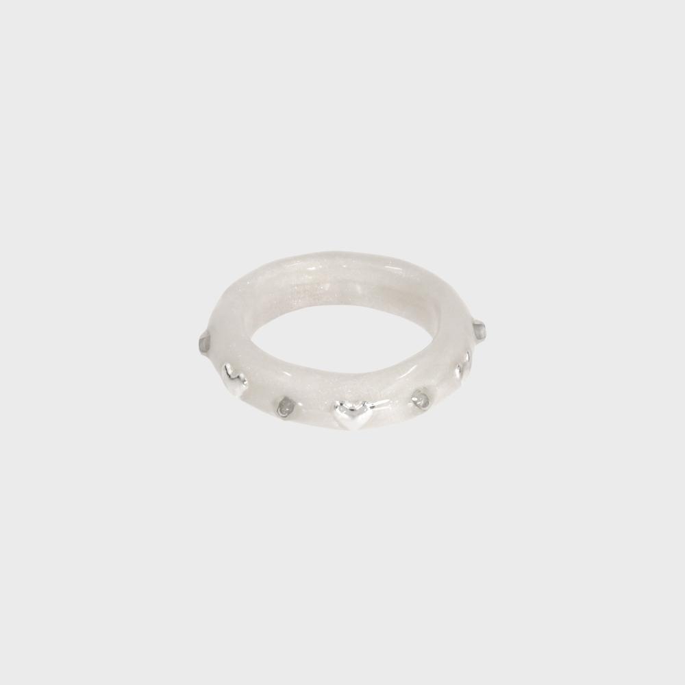 heart surrounding ring-white