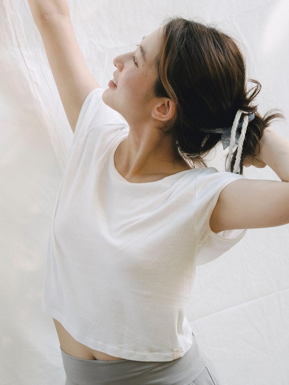 Cap sleeve tee in white_캡 반팔티 화이트