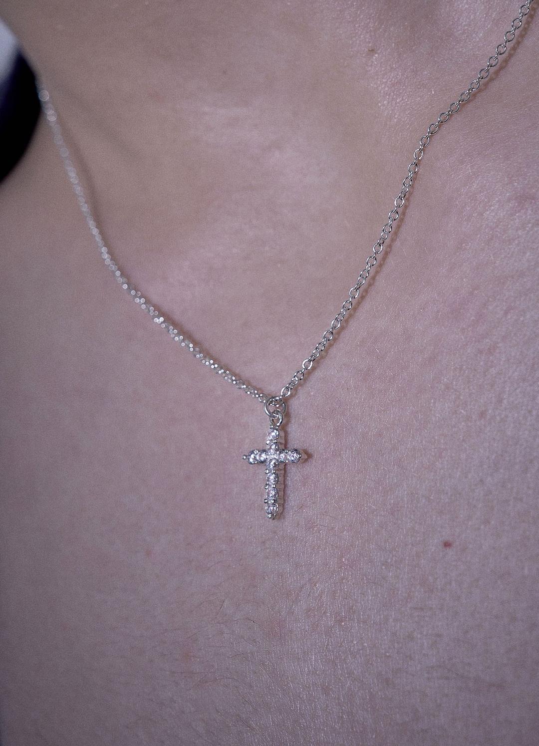 N.è-N-10 Cross Cubic Necklace