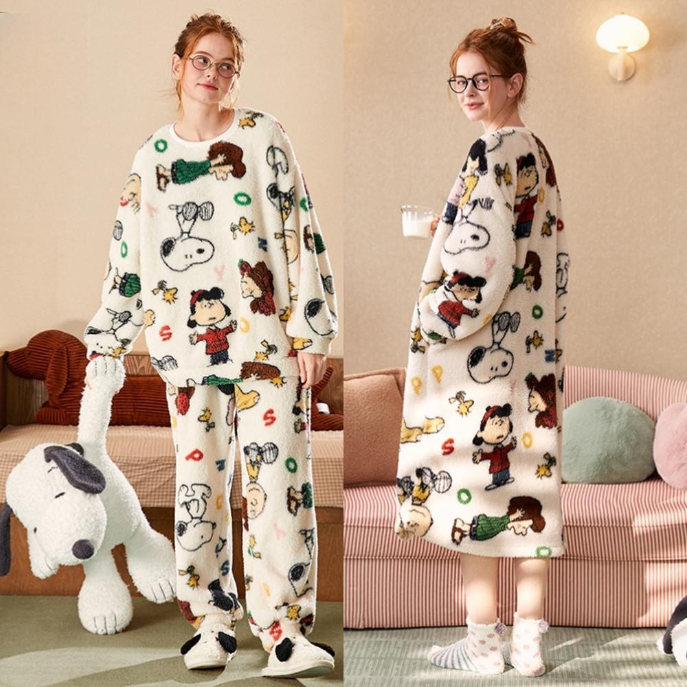 Gukoo 구쿠 귀여운 스누피 캐릭터 빅사이즈 겨울 극세사수면 라운드넥 잠옷세트/ 원피스