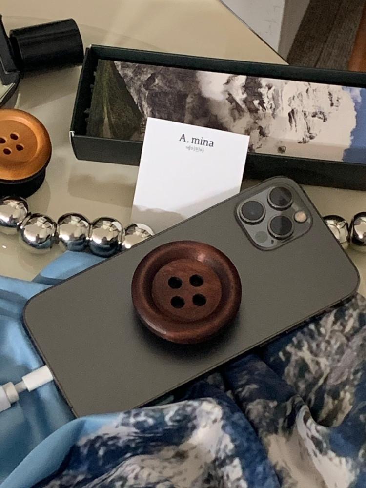 에이민아 친환경 오브제 엔틱 원목 단추 폰거치대 아이폰 SNS 감성 폰꾸미기 감성 모양톡