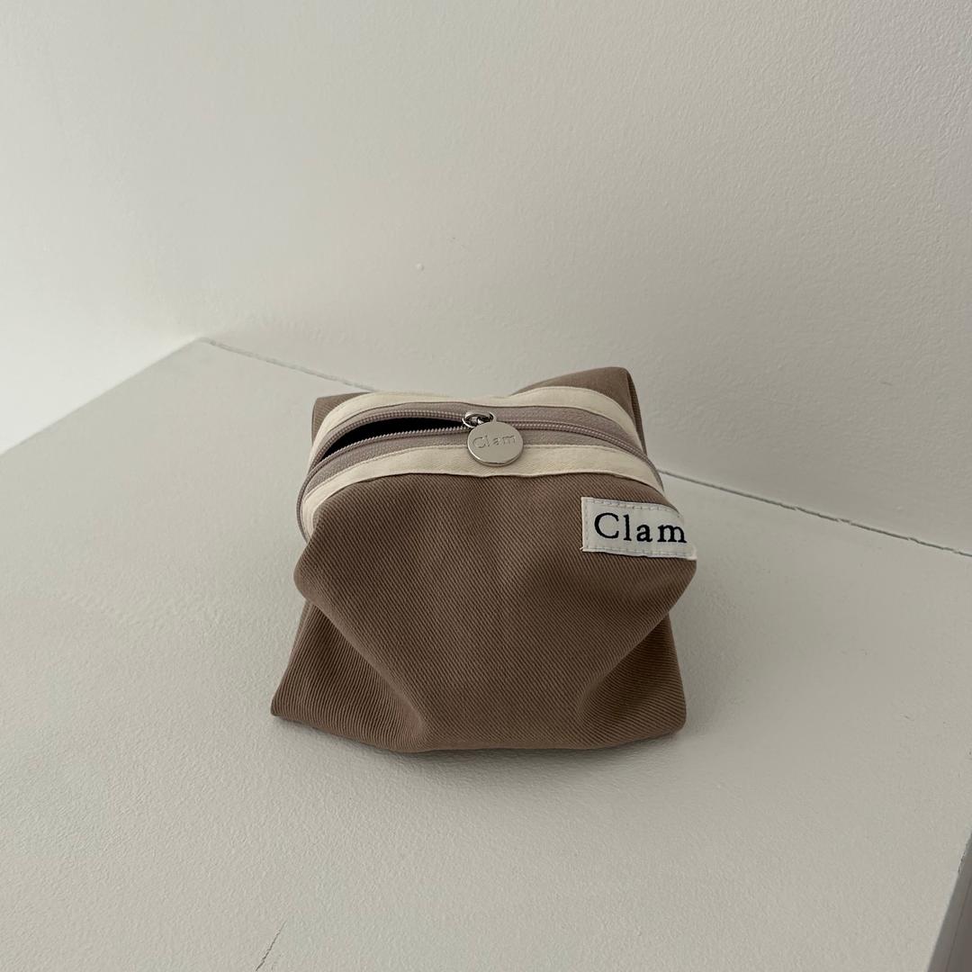 Clam round pouch _ Milk tea