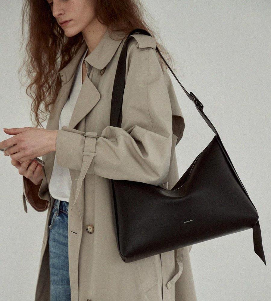 [LOW STOCK]  LOG ZIP BAG - Artificial Leather_BLACK