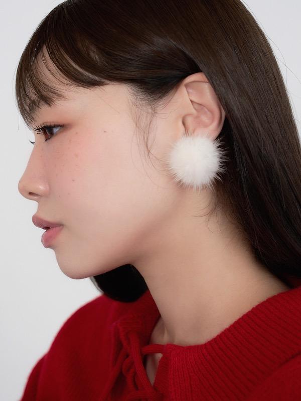 mink fur earring - ivory
