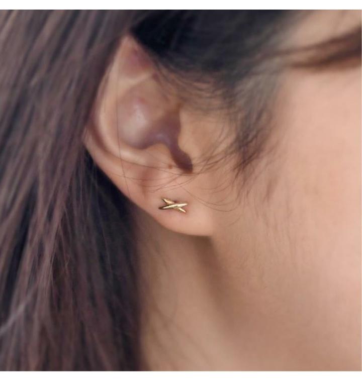 [티몬] 14k 18k 길쭉한 볼륨 X자 꼬임 리본 핀 귀걸이 유행귀걸이 14K18K귀걸이 금귀고리