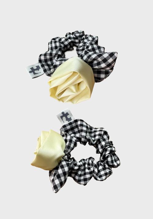 CHECK  ROSE SCRUNCHIE / BLACK