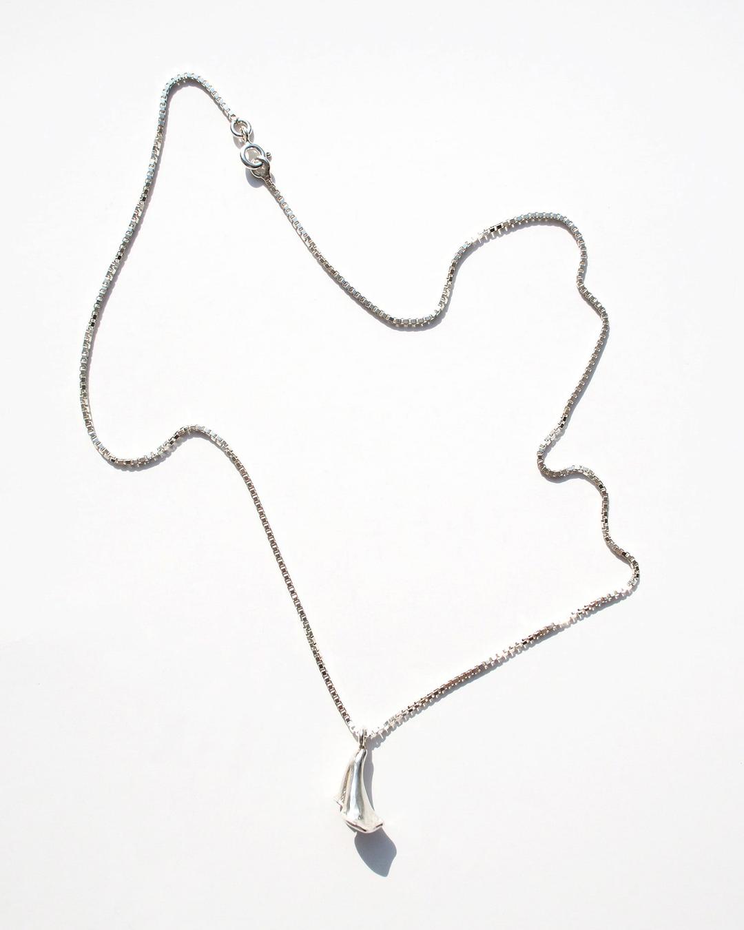CALLA NECKLACE