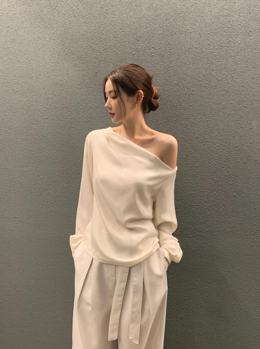 로디 오프 블라우스