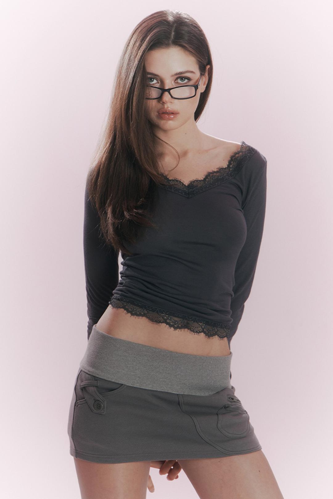 [ 04.10 예약 배송 ] Karena Side Pocket Mini Skirt (Sand Grey)