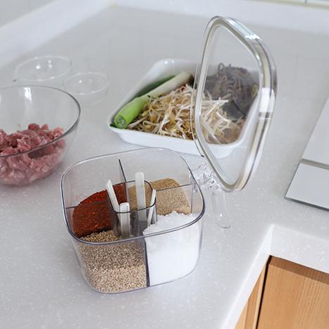 (신상 -20% 할인!!) 4분할 칸막이 양념통 밀폐 조미료통 계량스푼 포함