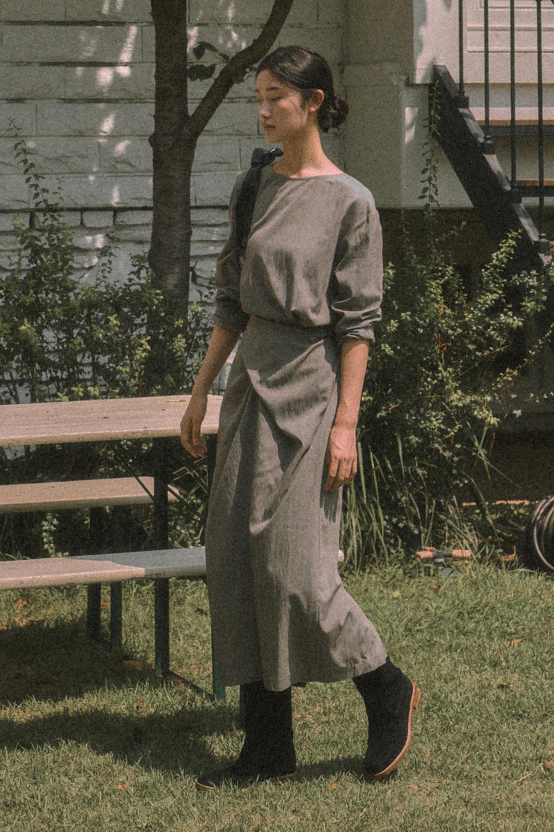 DERPI TWIST STRAP DRESS_KHAKI