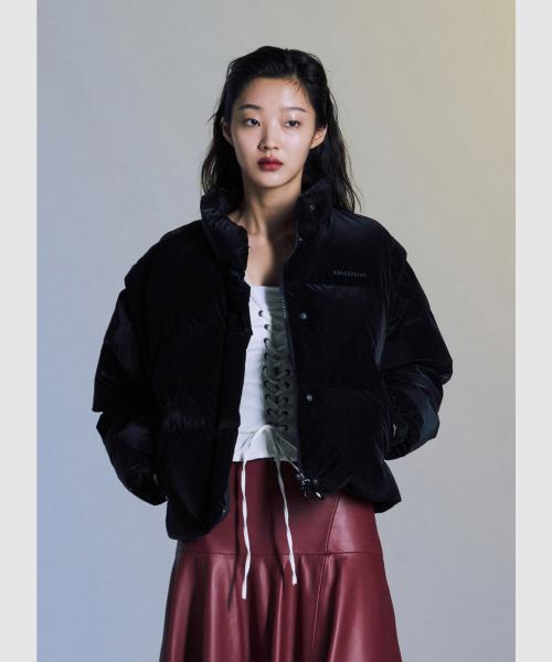 우먼스 디테쳐블 크롭 패딩 자켓 블랙 UQ422CPJO1