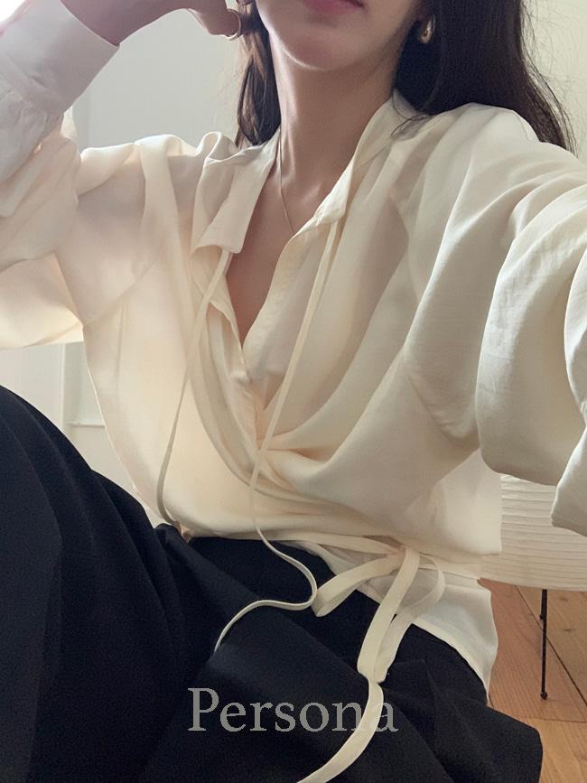 [Persona] collarless wrap-over blouse with strap (butter)
