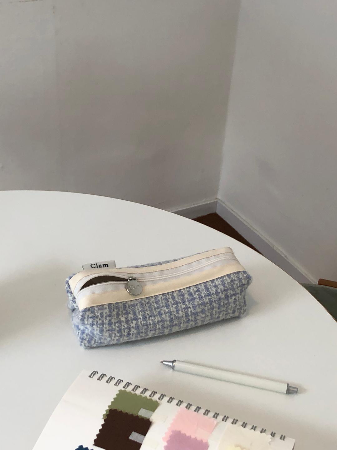 Clam round pencilcase _ Blue cake