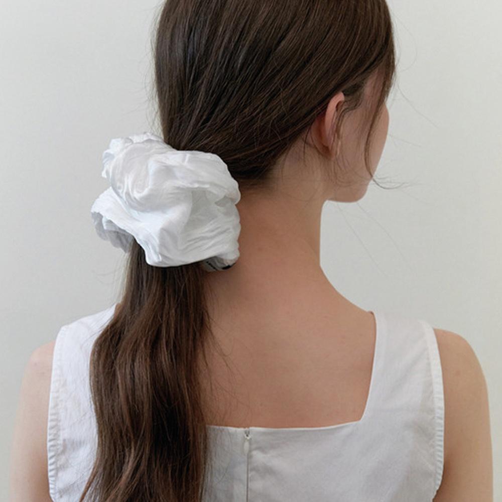 meringue silky scrunch - white
