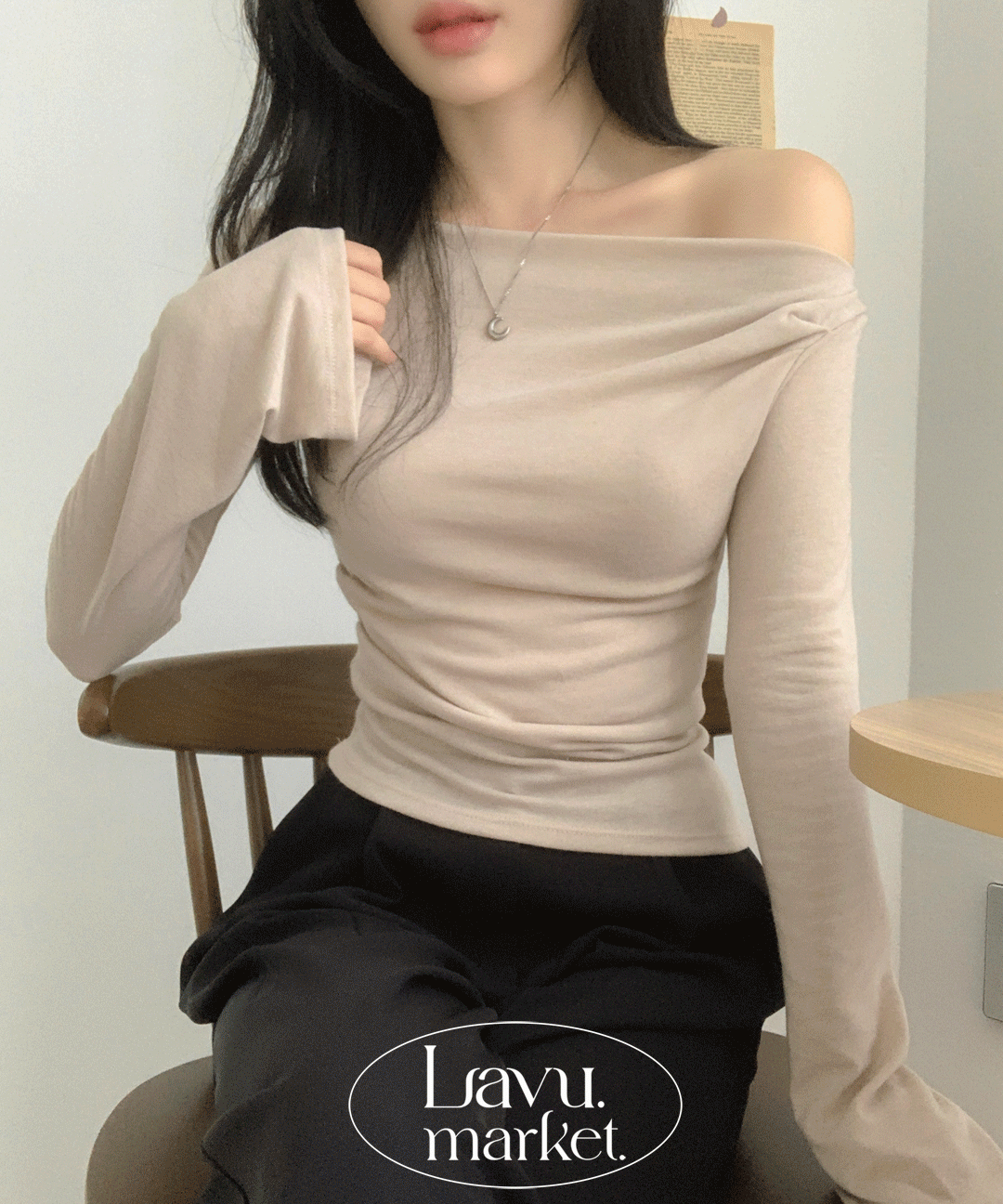 라뷰마켓 하객룩🌹 오프라 보트넥 오프숄더 드레이프 언발 사선 셔링 긴팔티 3color [하객룩/드레이프하객룩/가을긴팔/직장인/출근룩/가을하객룩/가을출근룩/튤립소매]