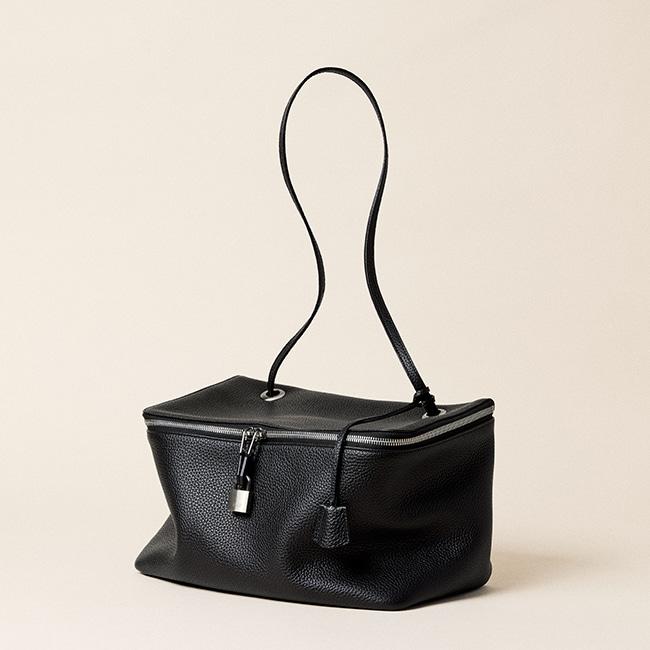 VANITY BAG_PEBBLE BLACK
