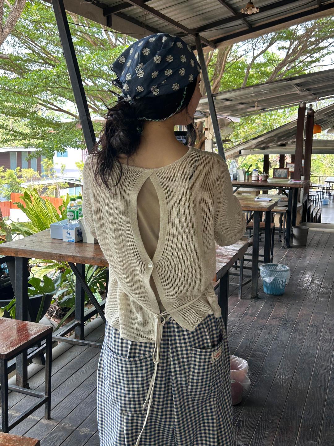 김아홉 백슬릿 긴팔 쿨니트
