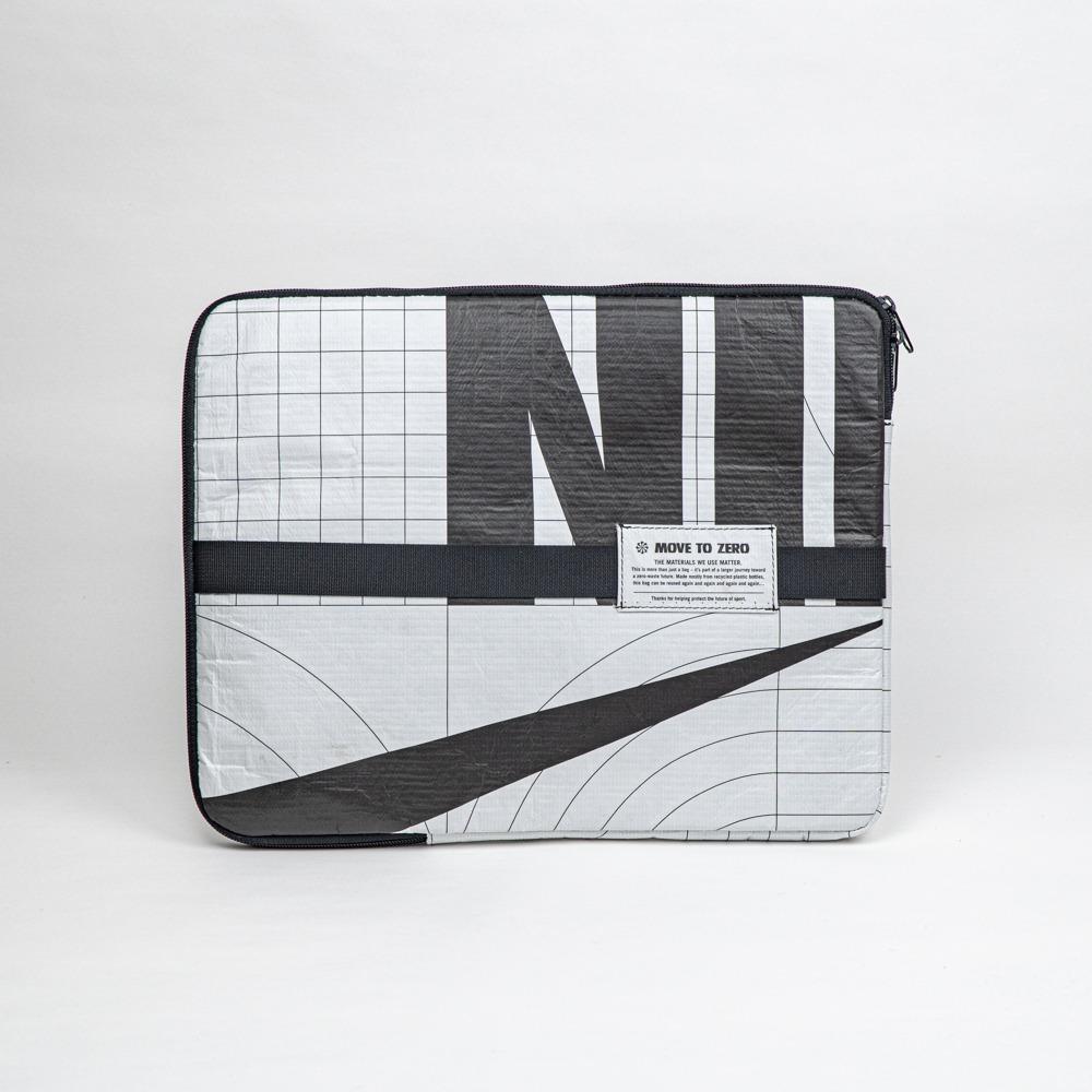 나이키 리유저블 슬리브클러치백