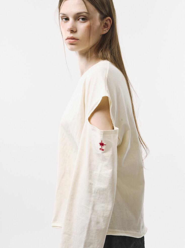 cut-out shoulder T-shirt (Cream)