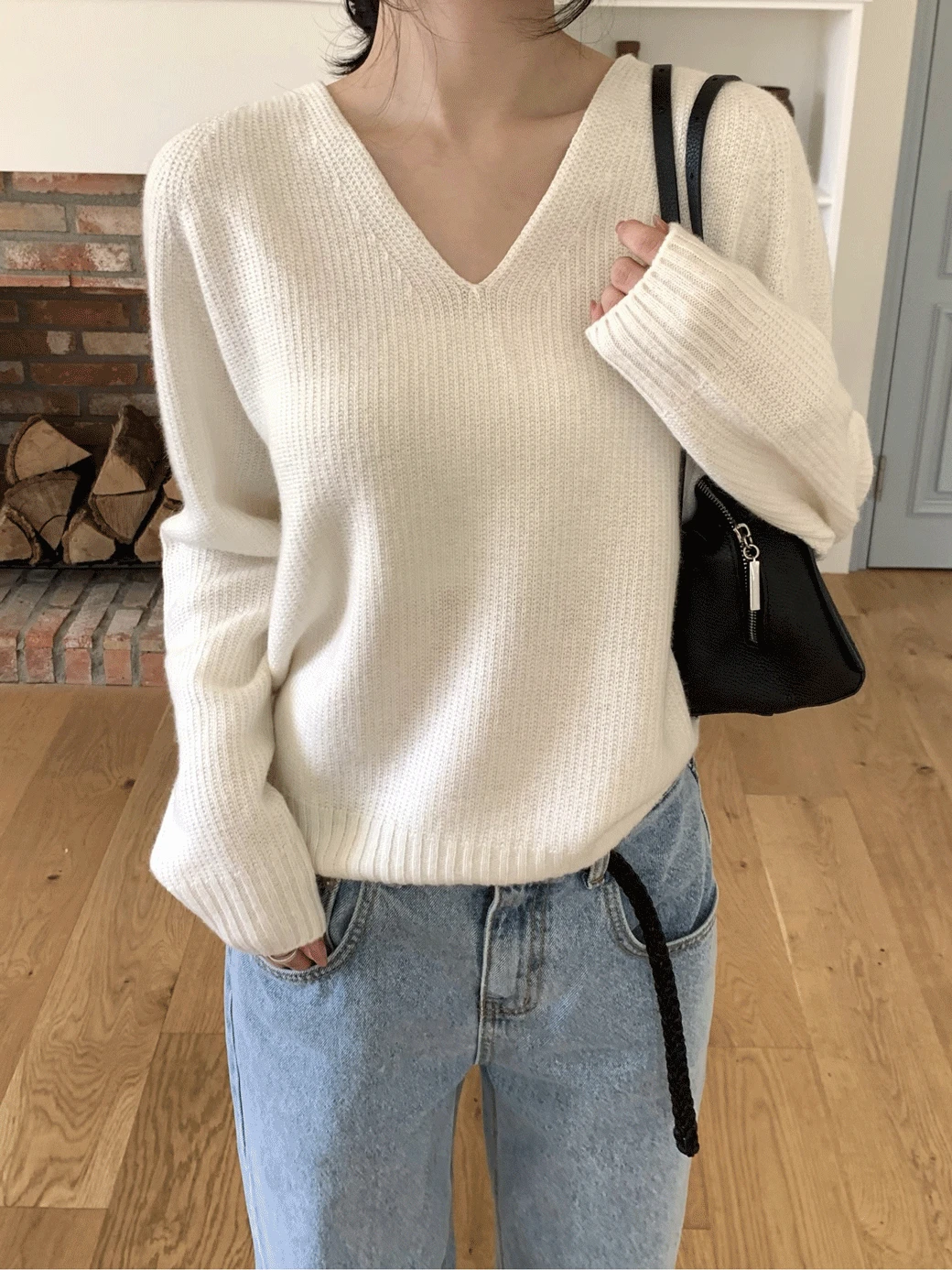 CG. Natural Loose V-Neck Knit