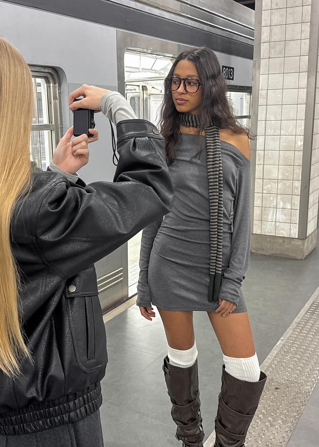 [MADE] 센로이 셔링 언발 미니원피스