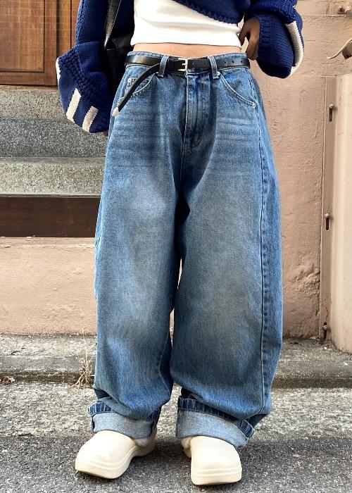 balloon-fit washing denim