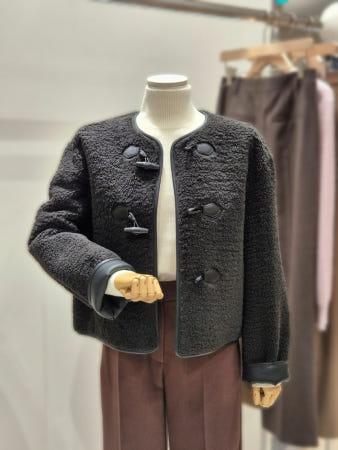 이런 상품 어때요? [SISTINA] 토글버튼 부클자켓(AWFJKP4102)