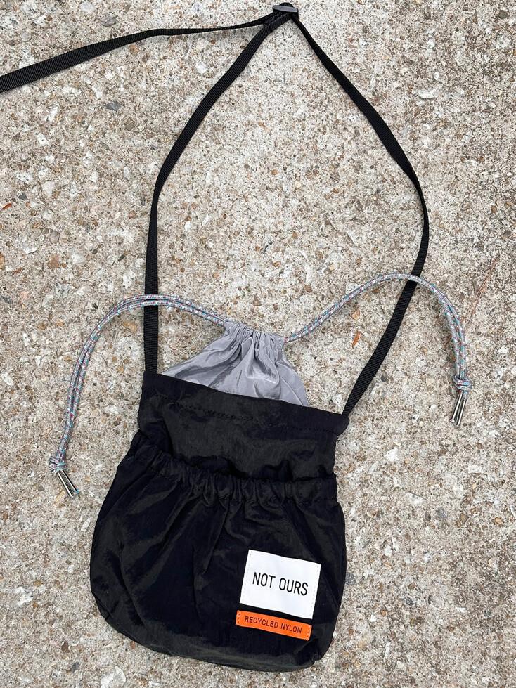 행아웃 사코슈 - 샤이니 블랙