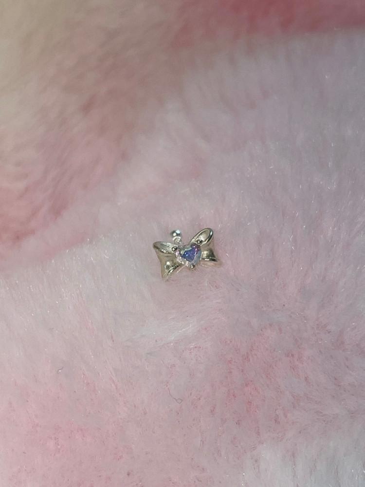 [무배] 실버925 오팔 하트 리본 디테일 피어싱