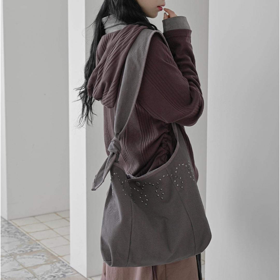 셋츠 스터드 크로스백