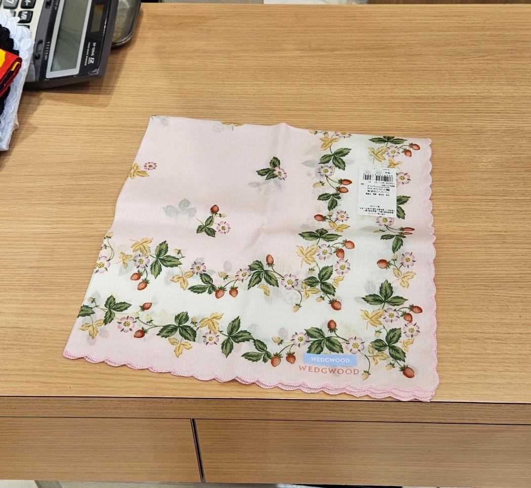 웨지 우드 2024 코너 패턴 자수 쁘띠 스카프 겸 손수건 (3컬러택1)