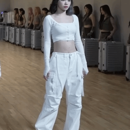 [BEST] Beni parachute cargo pants [르세라핌 김채원착용]