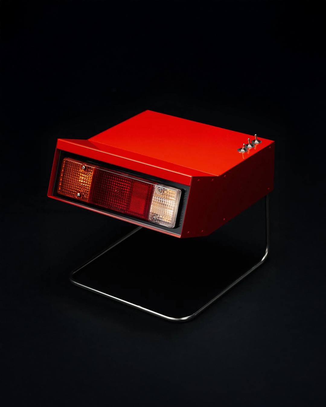 Mo_&_A Delica Car Light / Side Table Red