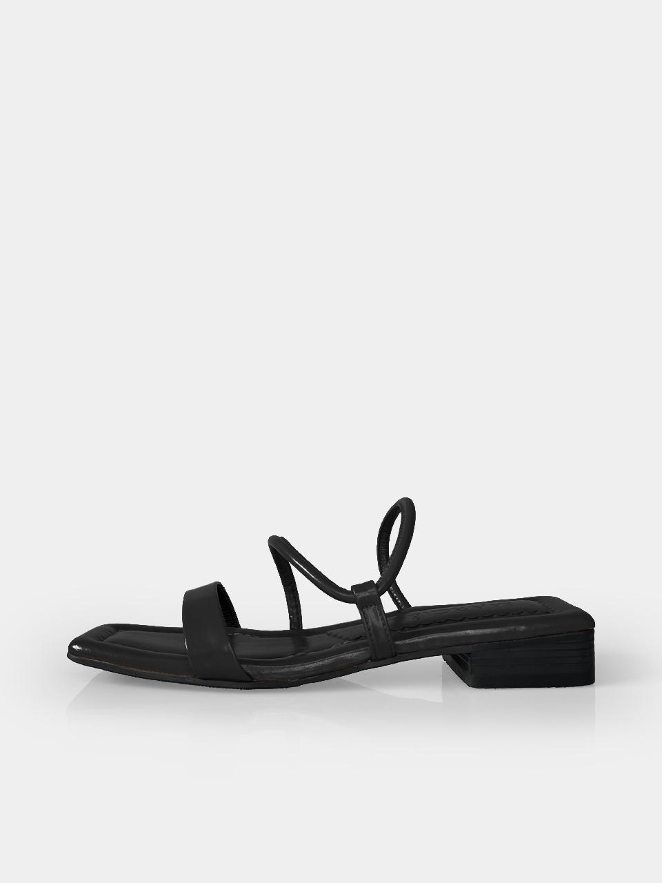 Mrc067 Curve Flat Sandal (Black)