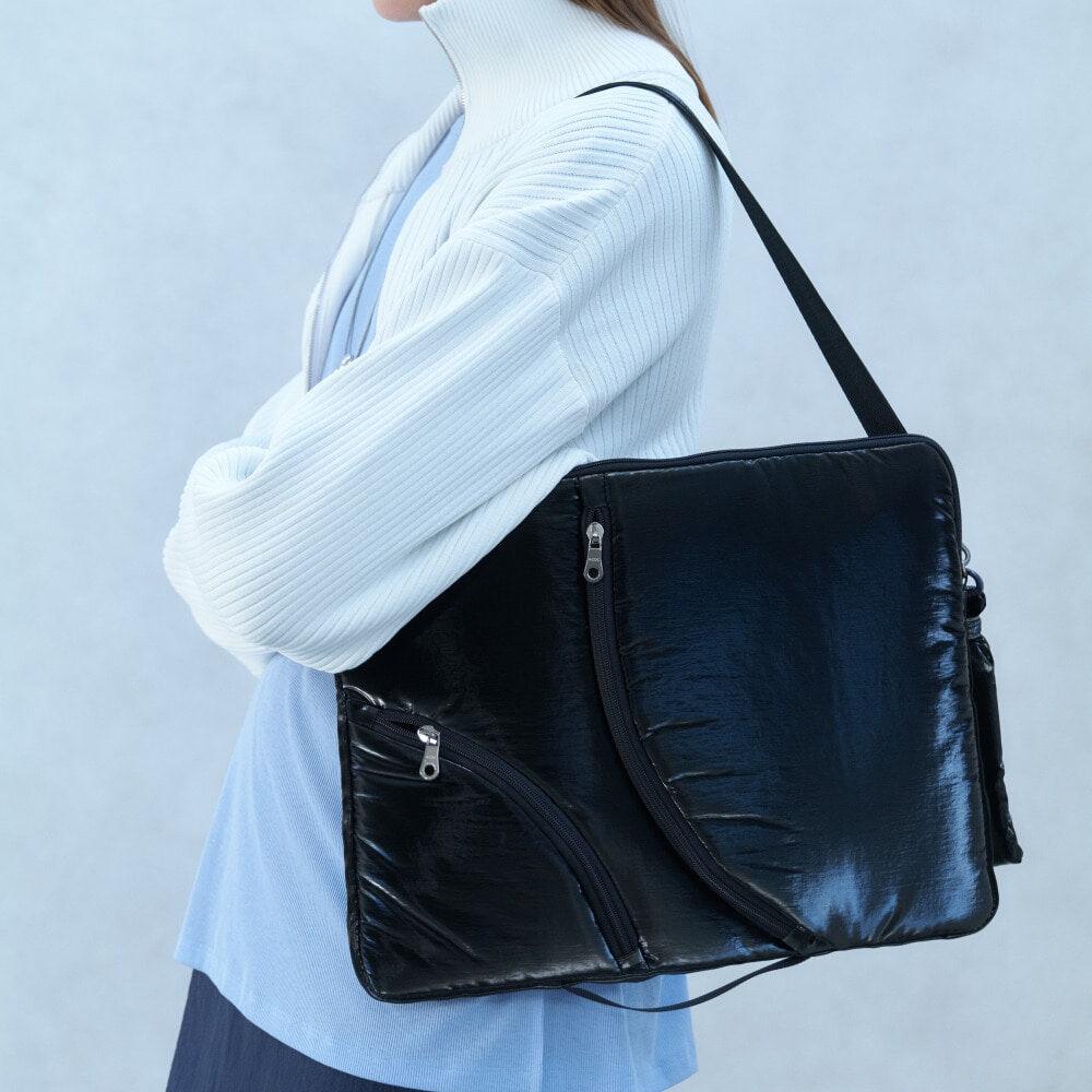 Lake 16 Laptop Clutch_Triple Black
