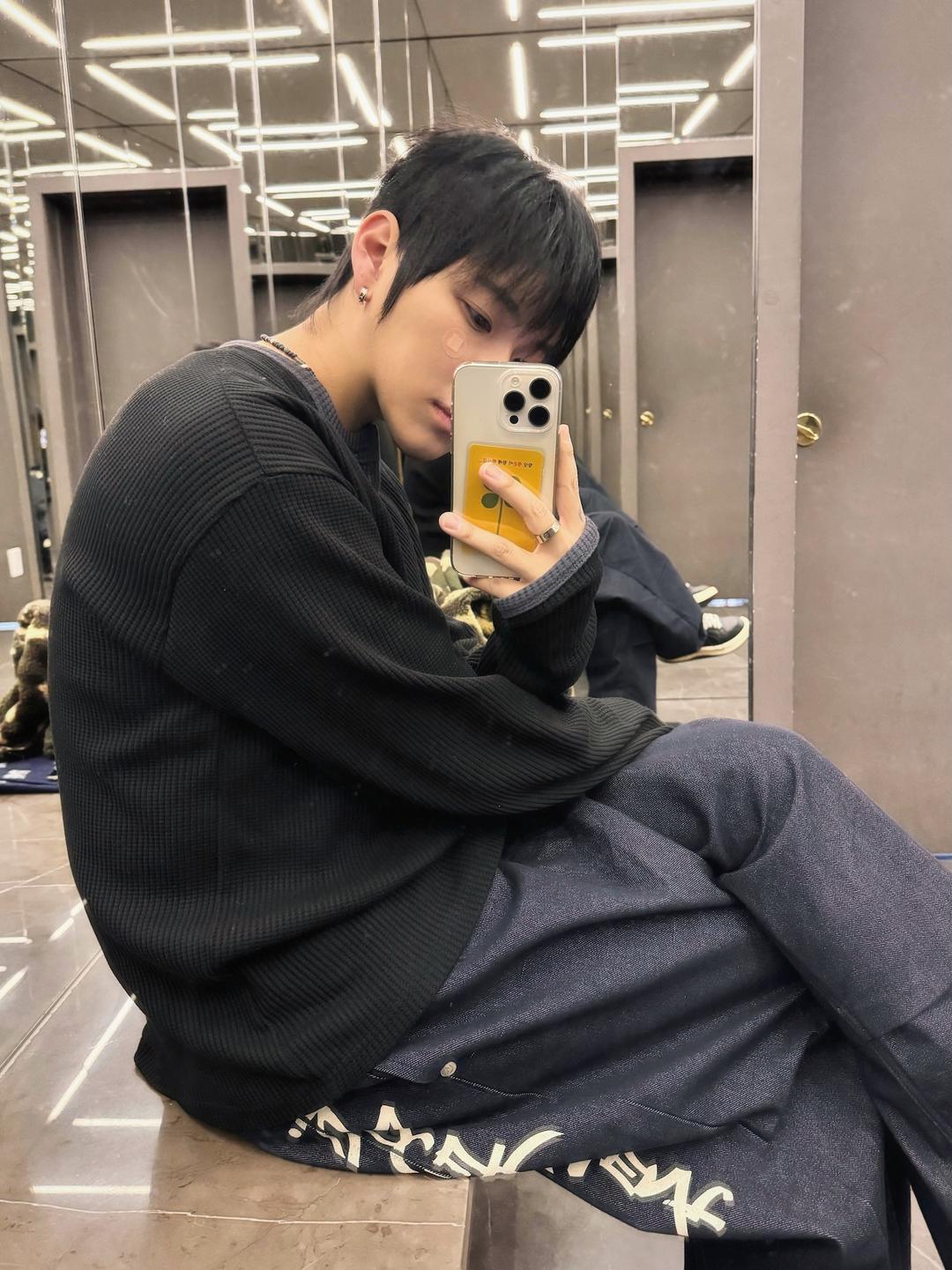 커민 핑거홀 와플 헨리넥 4C