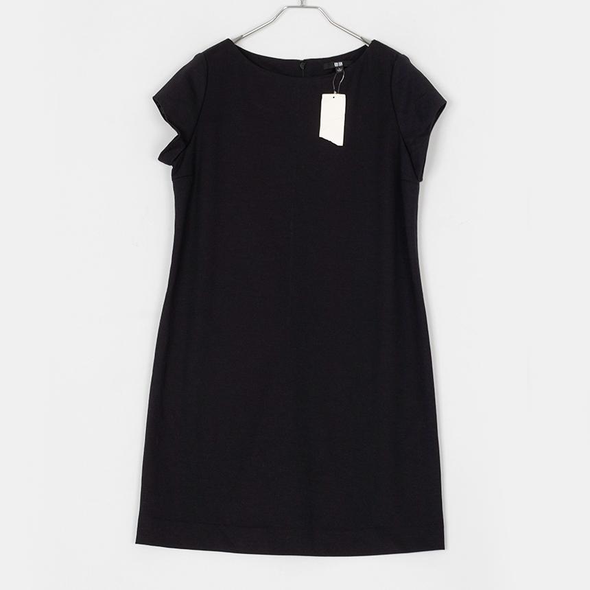 (new) uniqlo ( size : L ) 1/2 one-piece