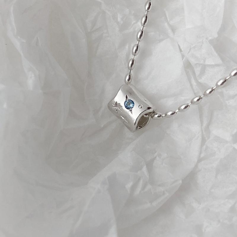 Milky way necklace_(Egg chain)