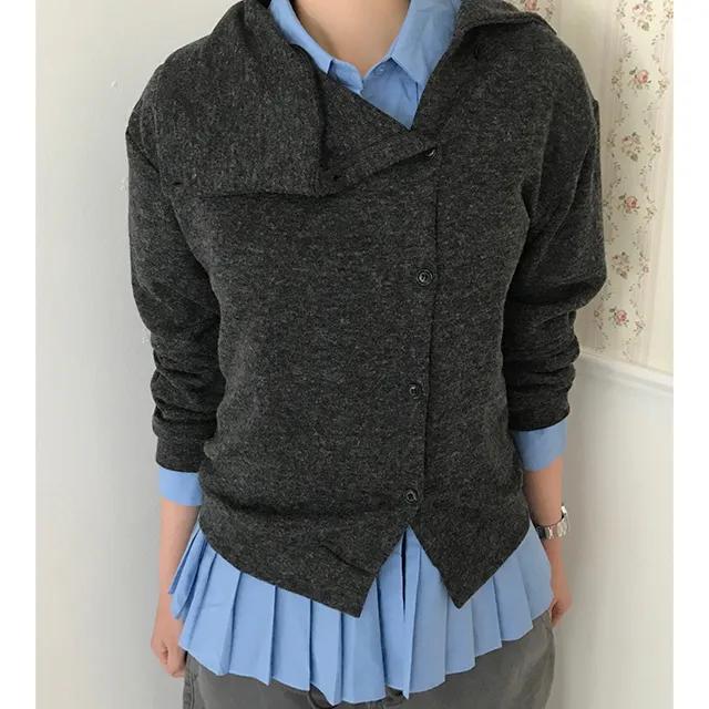 [ 차콜 12/13 순차 발송 / 주문폭주 ] 언발란스 버튼 가디건 (CHARCOAL / BROWN)