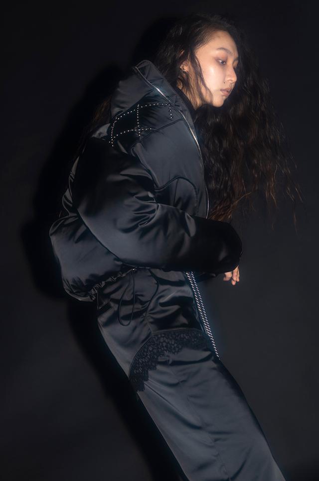 G_DIA STUD DOWN PUFFER / BLACK