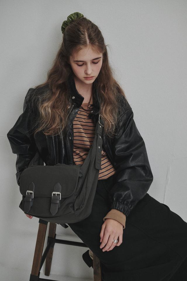 [10/27 10PM OPEN] MESSENGER BAG _ BIG (CHARCOAL)