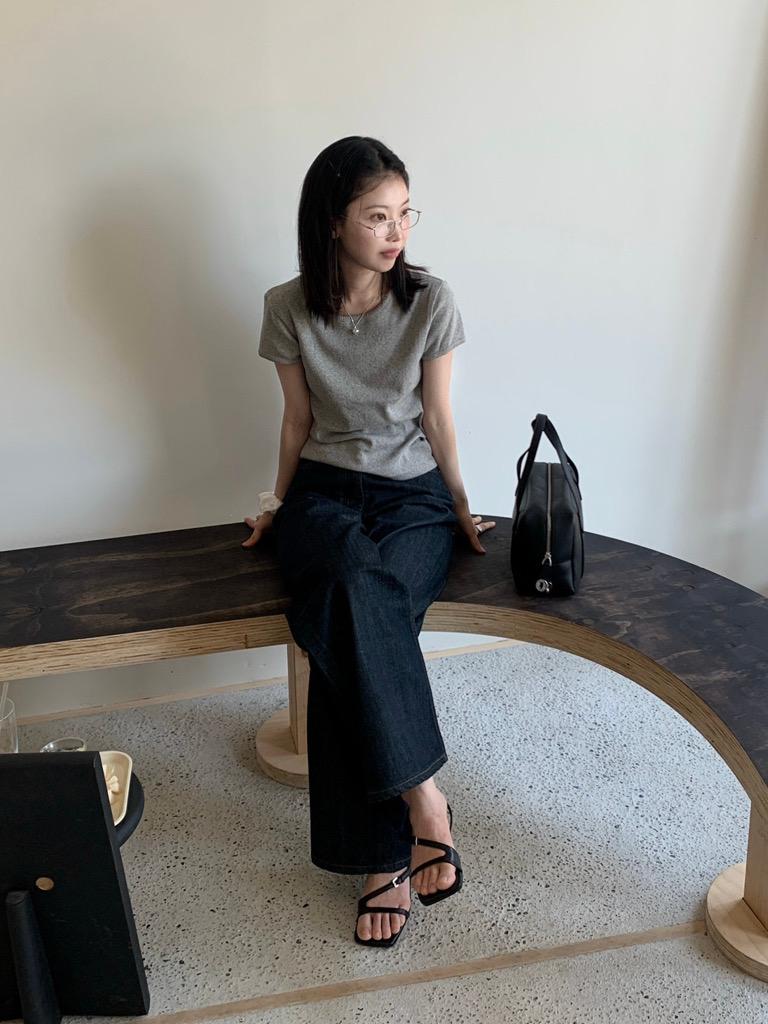 던스트 ESSENTIAL SLIM-FIT CROCHET TOP