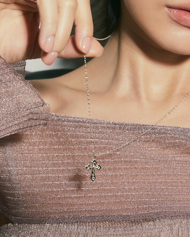 Serif Cross Necklace (S)