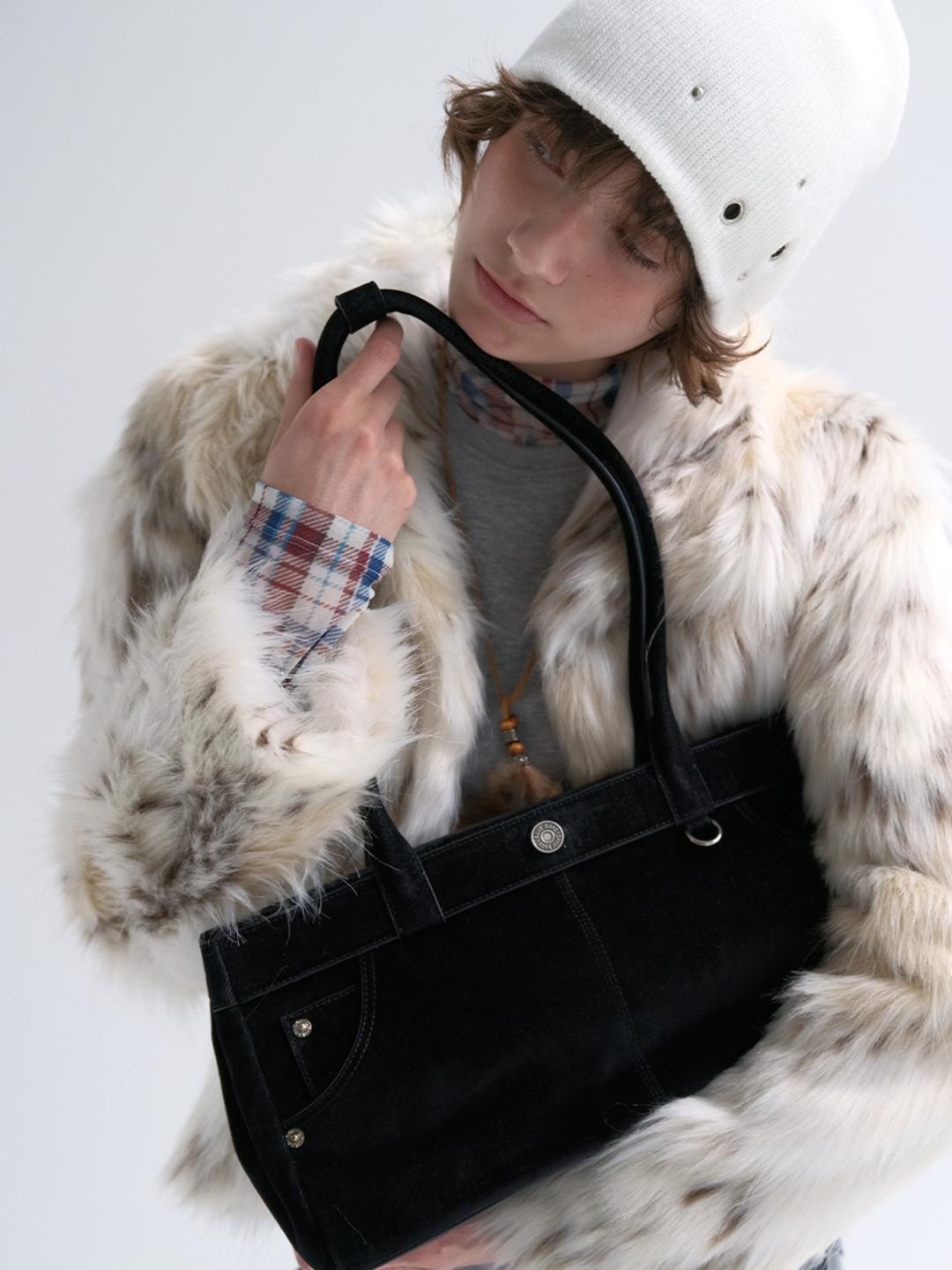 Theo Shoulder in Black UB5AB091-10