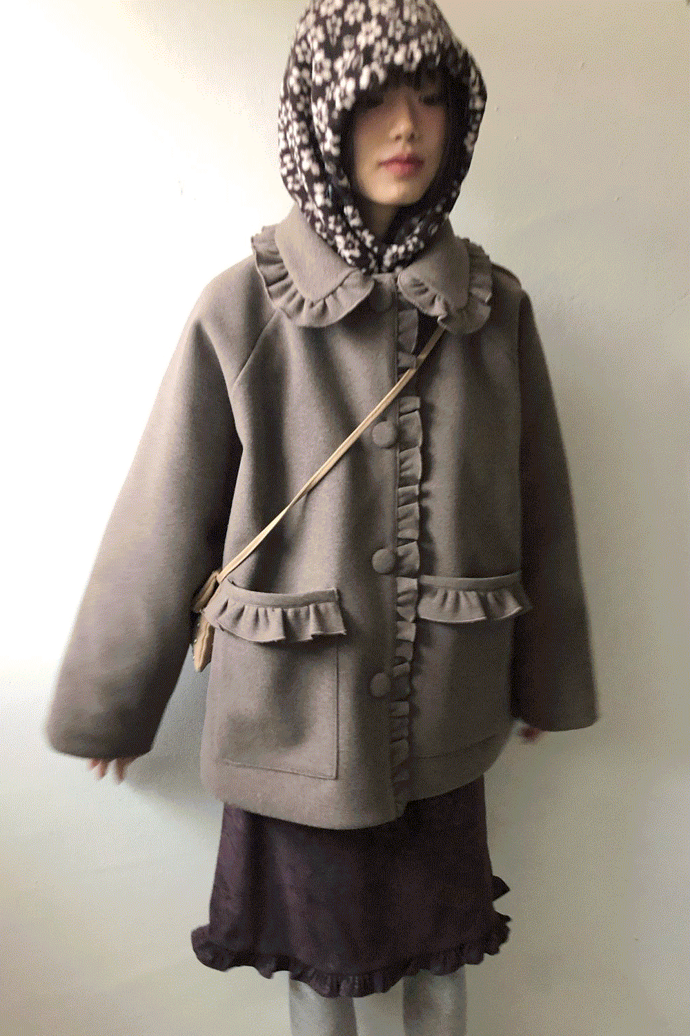 히피디피 hug frill coat (2color)