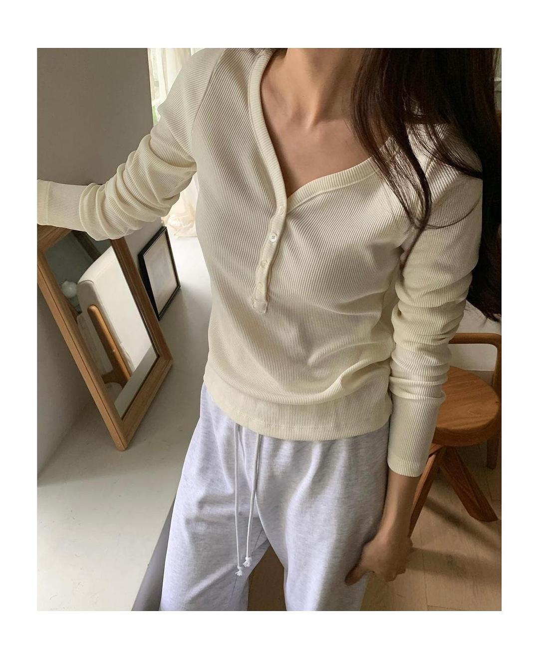 비엔느 riette 리에뜨 로지 긴팔 브이넥 골지 버튼 단추 티셔츠 (4c)