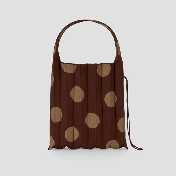 럭키 플리츠 니트 라지 도트 에스프레소