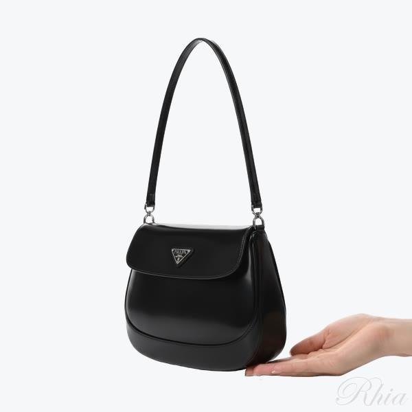 클레오 브러시드 레더 블랙 플랩 숄더백