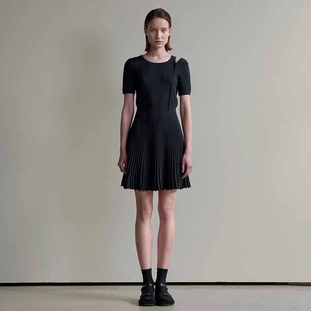 (OP-6170)GILI CUTOUT FLARE KNIT DRESS